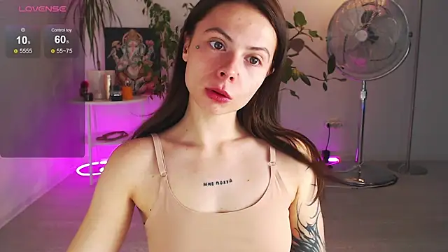 Snapshot of ChloeSummers chatting on 10.14.25 ChloeSummers online show from 10.14.25