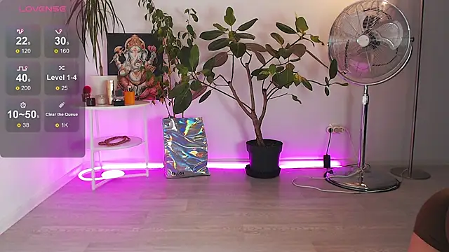 Snapshot of ChloeSummers chatting on 10.15.25 ChloeSummers online show from 10.15.25