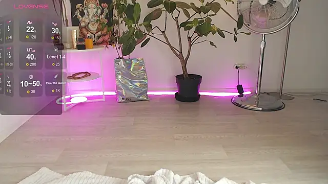 Snapshot of ChloeSummers chatting on 10.17.25 ChloeSummers online show from 10.17.25