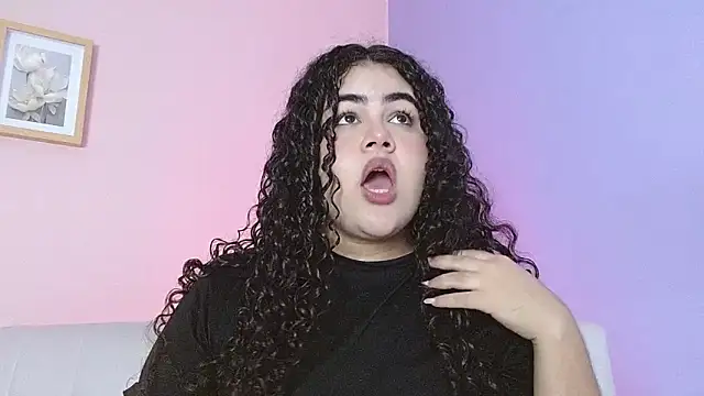 lourdes moon22 online show from 10.15.25