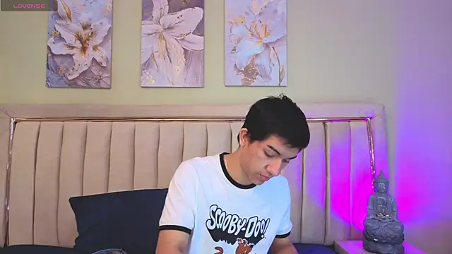 Snapshot of Jessyy_Mateus chatting on 10.15.25 Jessyy Mateus online show from 10.15.25