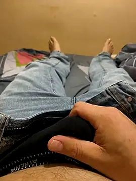 Normalludo0202 online show from 11.13.25