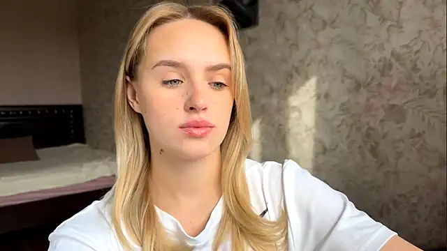 ElisabetLorney online show from 10.03.25