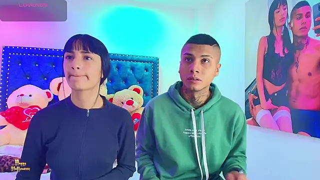 Snapshot of Damian_and_roxanne chatting on 10.20.25 Damian and roxanne online show from 10.20.25