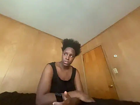 Snapshot of saltlightEmber chatting on 10.11.25 saltlightEmber online show from 10.11.25