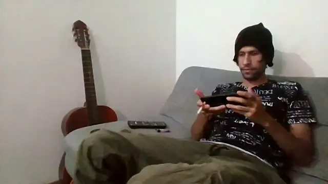 Snapshot of Alejandro92_cali chatting on 06.08.26 Alejandro92 cali online show from 06.08.26