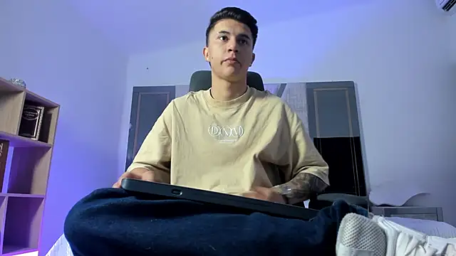 Snapshot of liaamsmiith_ chatting on 09.09.25 liaamsmiith online show from 09.09.25