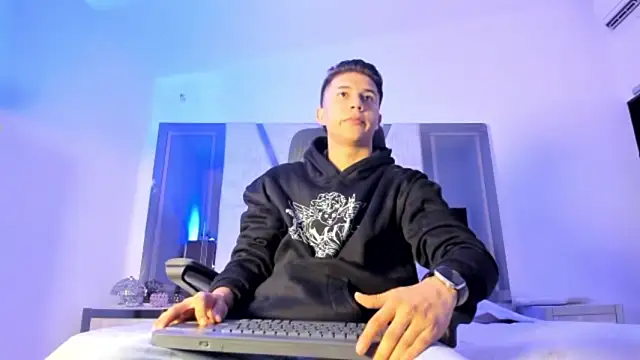 Snapshot of liaamsmiith_ chatting on 09.15.25 liaamsmiith online show from 09.15.25