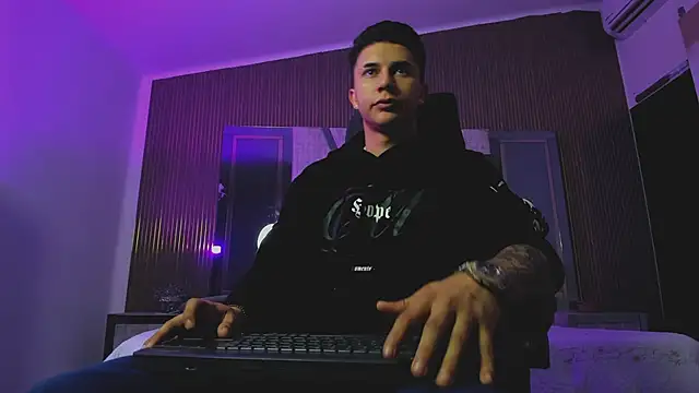 Snapshot of liaamsmiith_ chatting on 09.25.25 liaamsmiith online show from 09.25.25