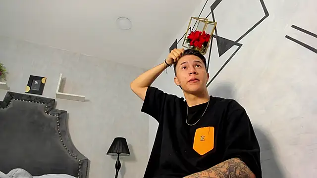 Snapshot of liaamsmiith_ chatting on 10.16.25 liaamsmiith online show from 10.16.25