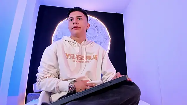 Snapshot of liaamsmiith_ chatting on 10.25.25 liaamsmiith online show from 10.25.25