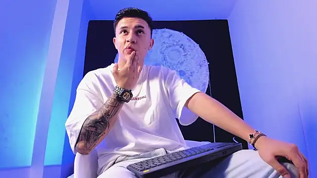 Snapshot of liaamsmiith_ chatting on 10.26.25 liaamsmiith online show from 10.26.25