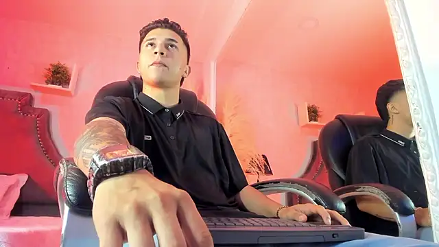 liaamsmiith  online show from 02.07.26