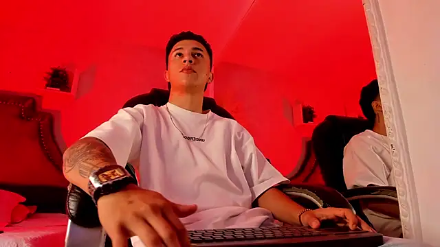 liaamsmiith  online show from 02.10.26