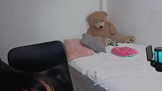 valerihouse online show from 04.03.26