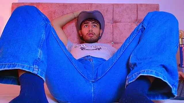 Snapshot of Ares_Alpha chatting on 10.22.25 Ares Alpha online show from 10.22.25