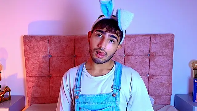 Snapshot of Ares_Alpha chatting on 10.25.25 Ares Alpha online show from 10.25.25