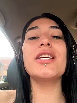 Scarlett 12 online show from 10.17.25