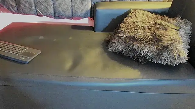 Snapshot of Rowan_Mills chatting on 11.09.25 Rowan Mills online show from 11.09.25