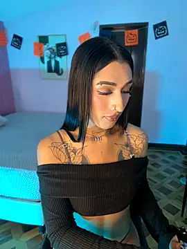 Snapshot of _Denisse444 chatting on 10.21.25 Denisse444 online show from 10.21.25