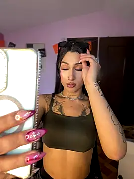 Snapshot of _Denisse444 chatting on 11.04.25 Denisse444 online show from 11.04.25