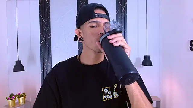 Franvill Trato online show from 09.29.25