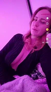 Snapshot of LyraHotty chatting on 03.12.26 LyraHotty online show from 03.12.26