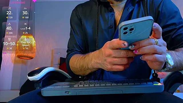 Snapshot of Thaiel_Fosteer chatting on 10.04.25 Thaiel Fosteer online show from 10.04.25