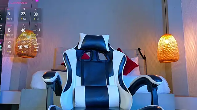 Snapshot of Thaiel_Fosteer chatting on 11.07.25 Thaiel Fosteer online show from 11.07.25