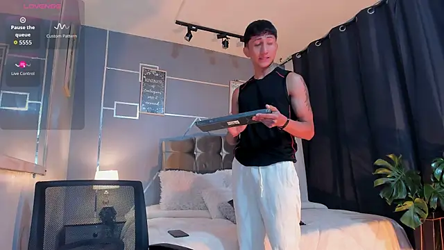 oliver mr  online show from 11.27.25