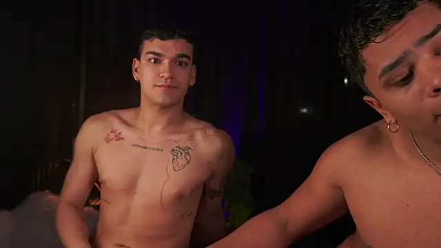 Snapshot of EROS_AND_ALAN chatting on 11.08.25 EROS AND ALAN online show from 11.08.25