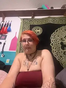 Snapshot of Harleesinn chatting on 09.17.25 Harleesinn online show from 09.17.25