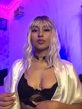 Samara SaenzV online show from 10.19.25