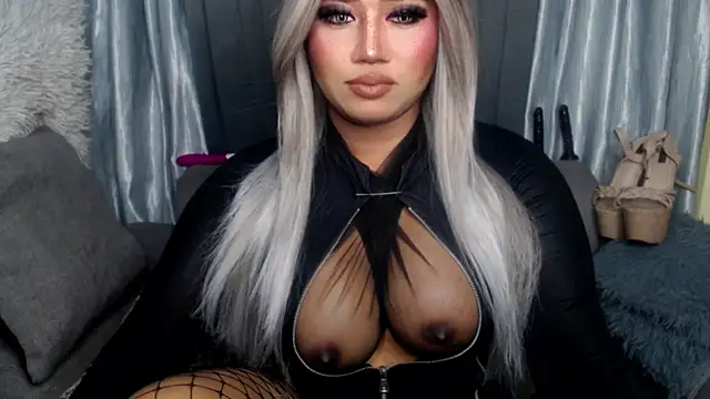 Snapshot of DOMINANT_10inchsCOCK chatting on 10.31.25 DOMINANT 10inchsCOCK online show from 10.31.25