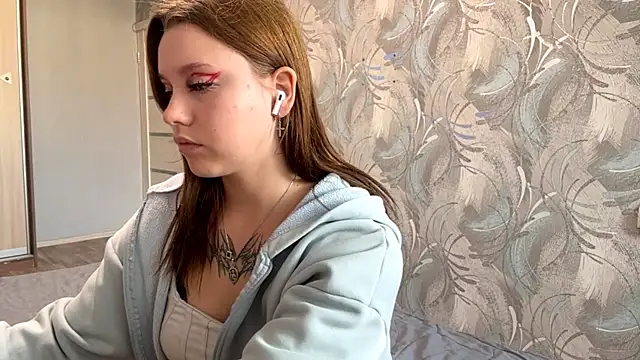 LeonorLovLu online show from 09.22.25