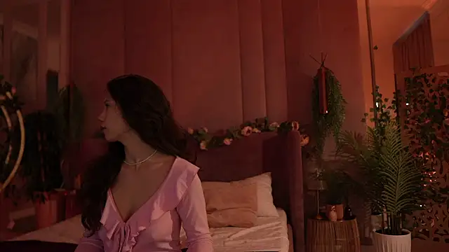 Snapshot of MaryNixon_ chatting on 10.13.25 MaryNixon online show from 10.13.25