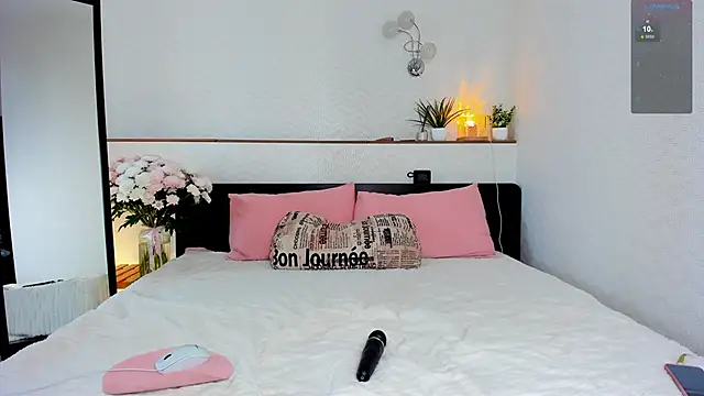 charlottacardi online show from 10.24.25