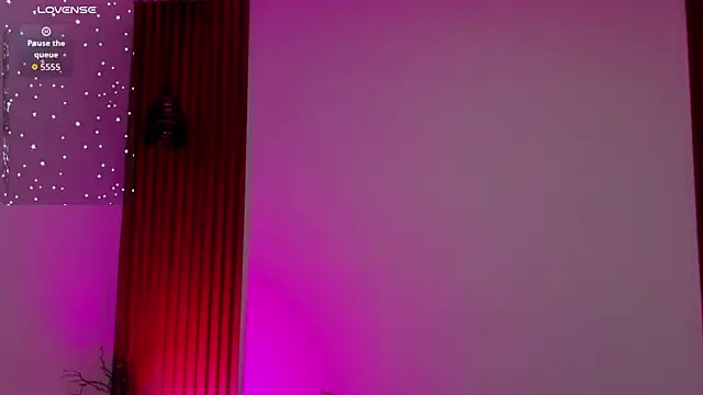 Snapshot of zoe_evans5 chatting on 10.21.25 zoe evans5 online show from 10.21.25