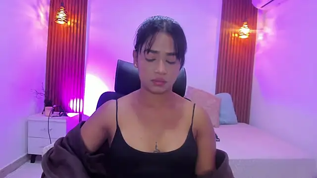 Snapshot of zoe_evans5 chatting on 10.25.25 zoe evans5 online show from 10.25.25