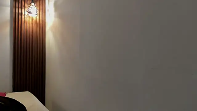 Snapshot of zoe_evans5 chatting on 11.10.25 zoe evans5 online show from 11.10.25