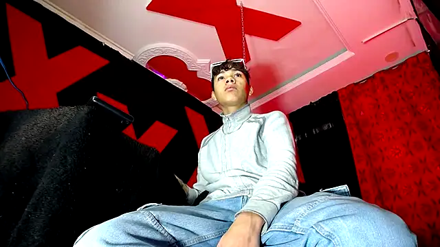 Snapshot of SemerHott chatting on 10.02.25 SemerHott online show from 10.02.25