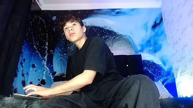 Snapshot of SemerHott chatting on 10.10.25 SemerHott online show from 10.10.25