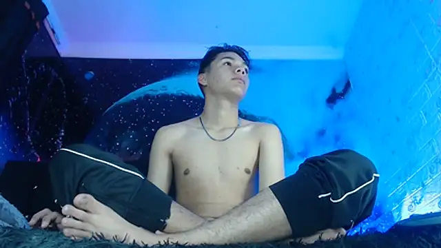 Snapshot of SemerHott chatting on 10.28.25 SemerHott online show from 10.28.25