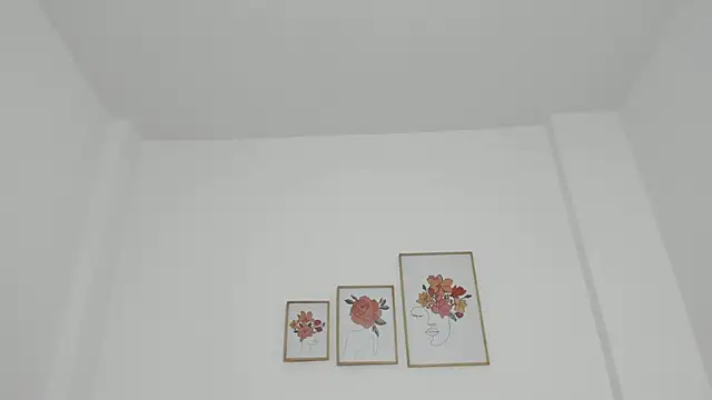 Snapshot of hellzel_moon chatting on 10.10.25 hellzel moon online show from 10.10.25