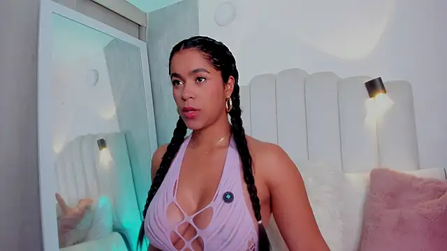 Snapshot of danna_ross25 chatting on 10.13.25 danna ross25 online show from 10.13.25