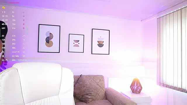 Snapshot of GiaNovak chatting on 04.11.26 GiaNovak online show from 04.11.26