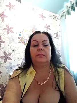 430LekaLove online show from 10.18.25