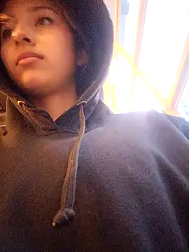 GiselleFever online show from 11.04.25