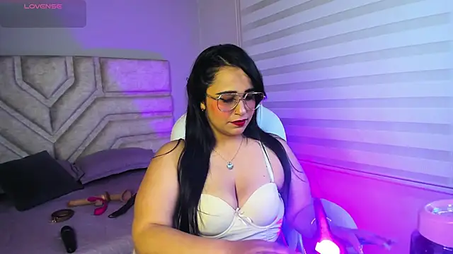 Snapshot of _adahara_queen chatting on 09.18.25 adahara queen online show from 09.18.25