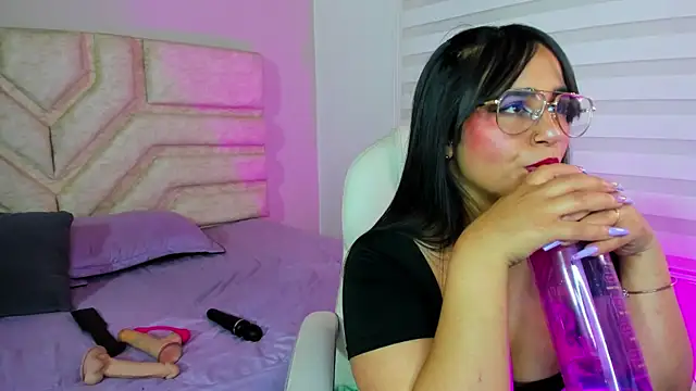 Snapshot of _adahara_queen chatting on 09.19.25 adahara queen online show from 09.19.25